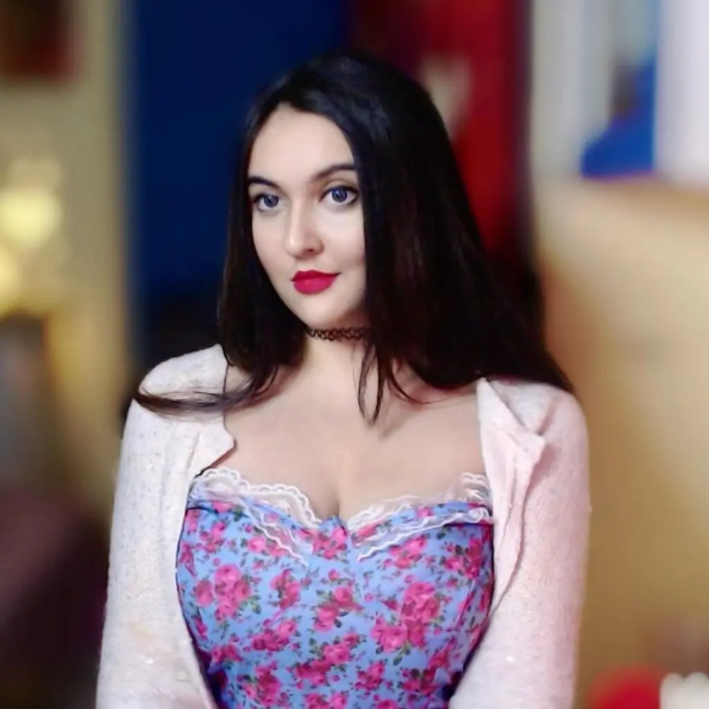 Meet Kaash Plays and Payal Gaming: Stunning Indian Female Gamers on the Rise Kaash Plays to Payal Gaming: Gorgeous Female Gamers of India