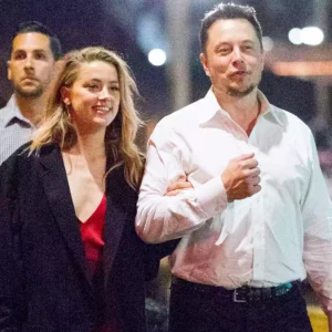 amber-heard-elon-musk-in-los-angeles-110422-a8918acd758d4107858915bf0207929c