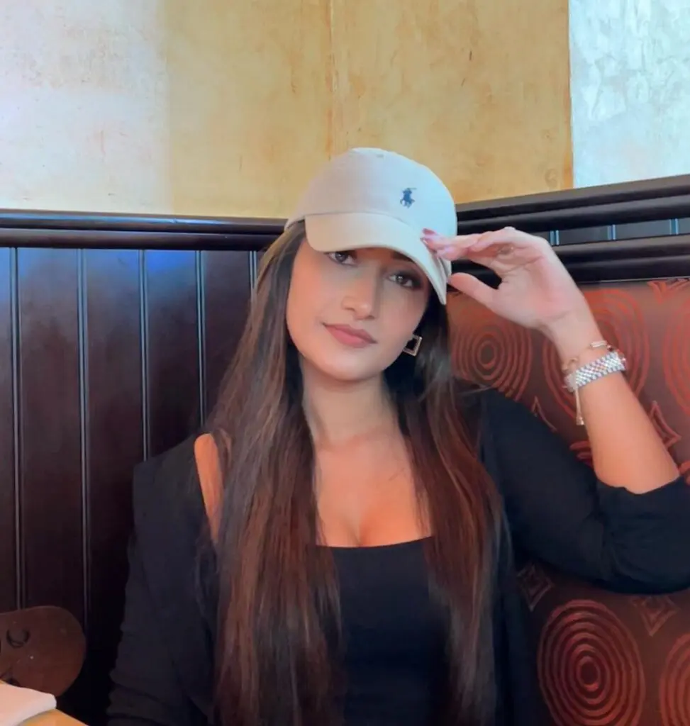 Dhanashree Verma physical appearance
