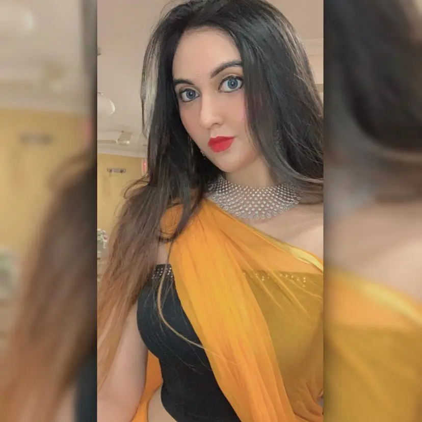 Indian Gamers Sharkshe and Kani: Gaming in Saree - Exclusive Pictures