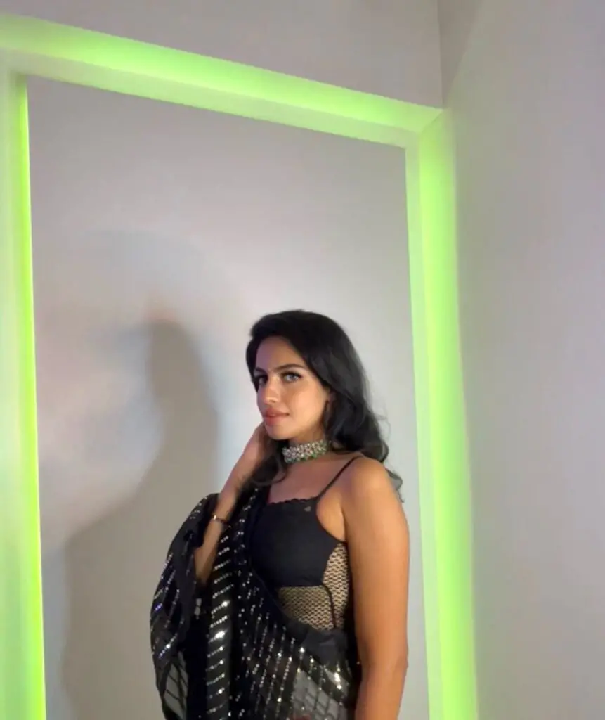 Sharkshe in black saree pictures