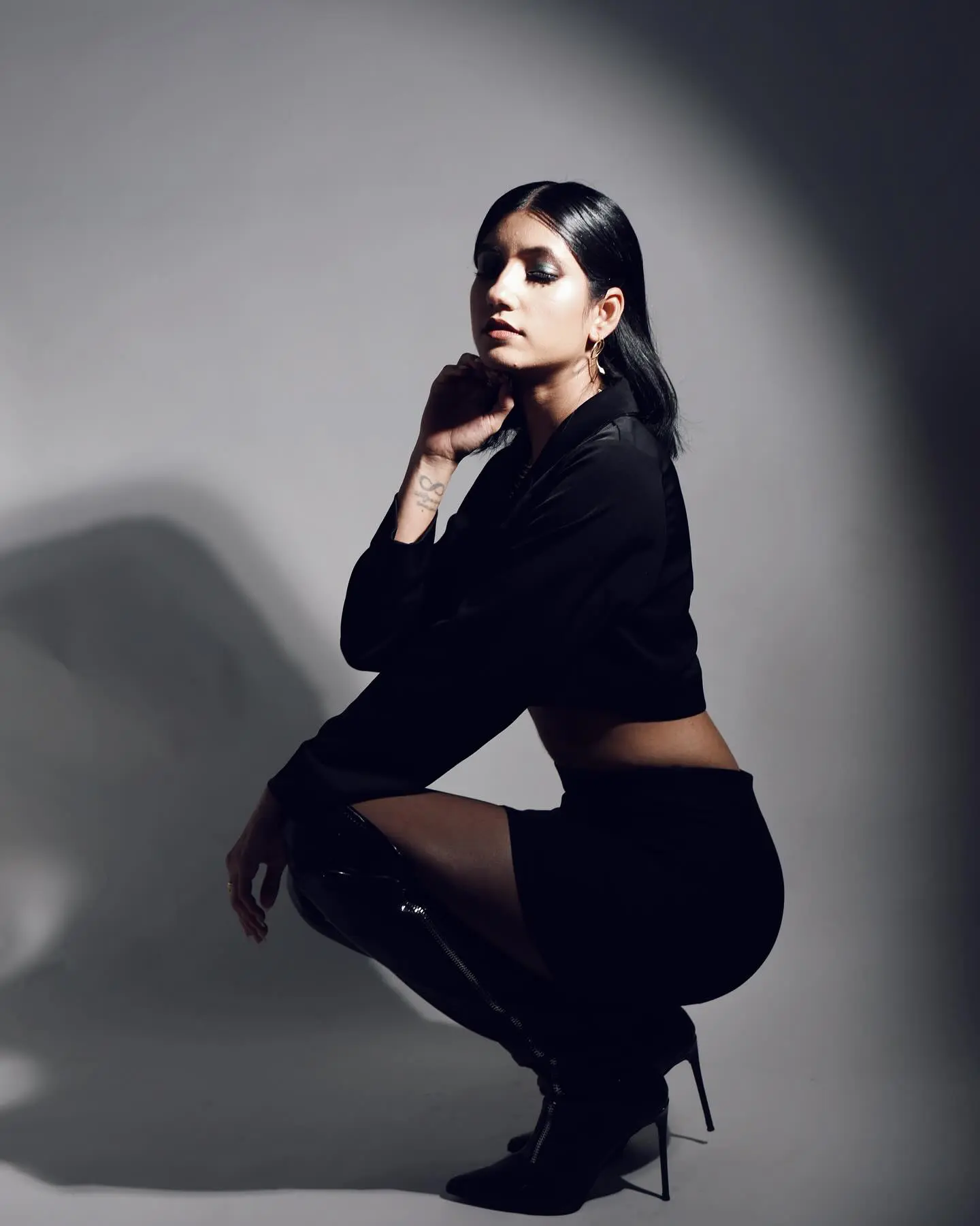 Xyaa in Black One Piece: Exclusive Photos Inside from Female Streamer's Photoshoot