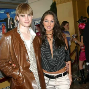 celebs-couple-of-the-past-megan-fox-and-david-gallagher-v0-i9jukijnerbb1