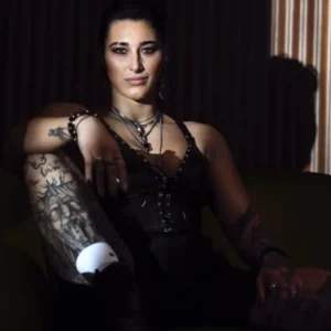 more-magazine-pics-v0-pe473zq2nfgc1