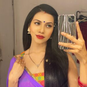 simrankhanofficial__1698325390_3222109370066502268_2024426664