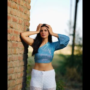 ihanadhillon_1684841506_3108998352602308169_576145047