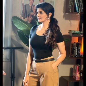 ihanadhillon_1691231810_3162604106426410498_576145047