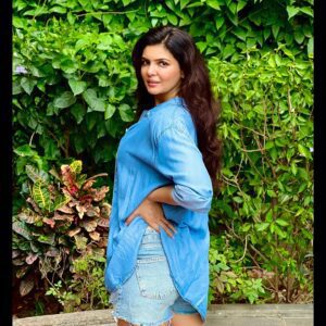 ihanadhillon_1696676368_3208276371729946114_576145047