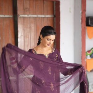 ihanadhillon_1704367253_3272792187787478557_576145047