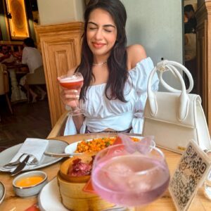 sharkshe__1713764700_3351361535488671714_548734255