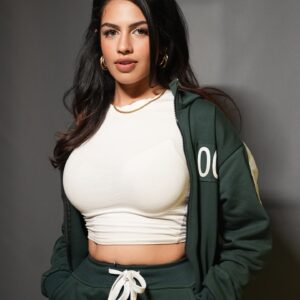 sharkshe__1739947737_3571262925546274732_548734255